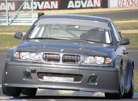 Tom Pedersen befinder sig rigtig godt i JM Racings BMW.